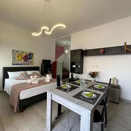 Le Di Lory Apartment *